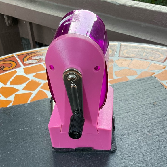 Pink X-Acto top selling portable Lightweight Manuel Pencil Sharpener - Picture 5 of 15